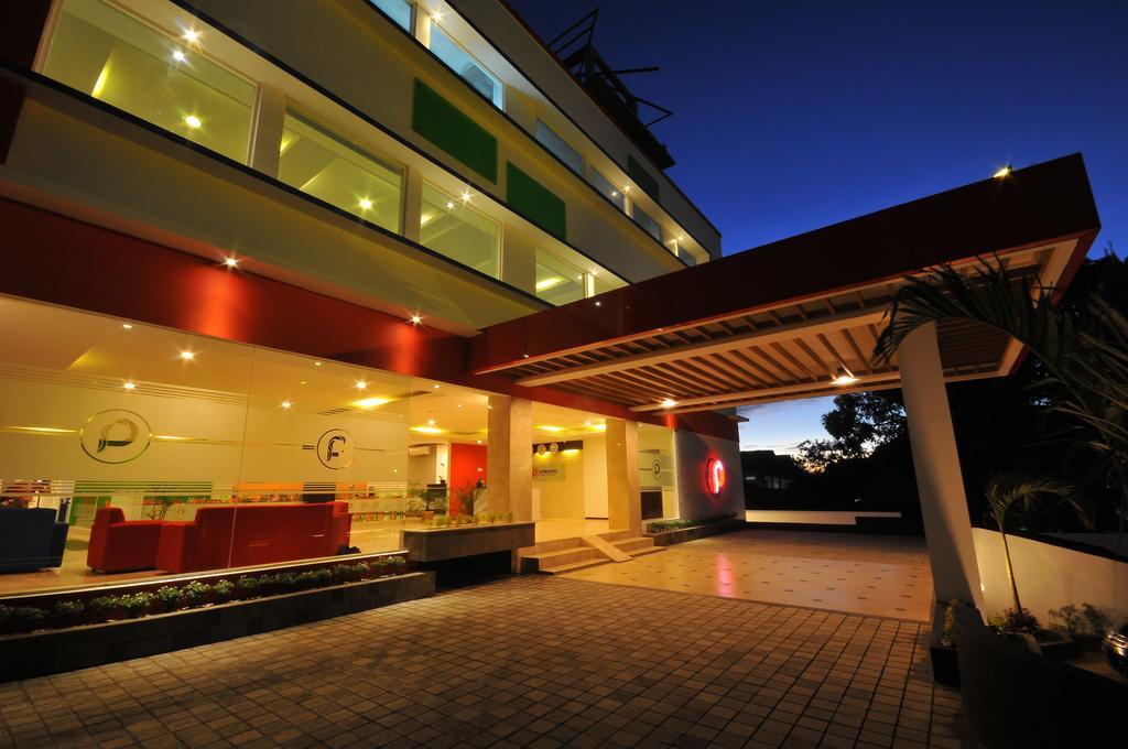 Pratama Hotel & Convention Mataram Exterior photo