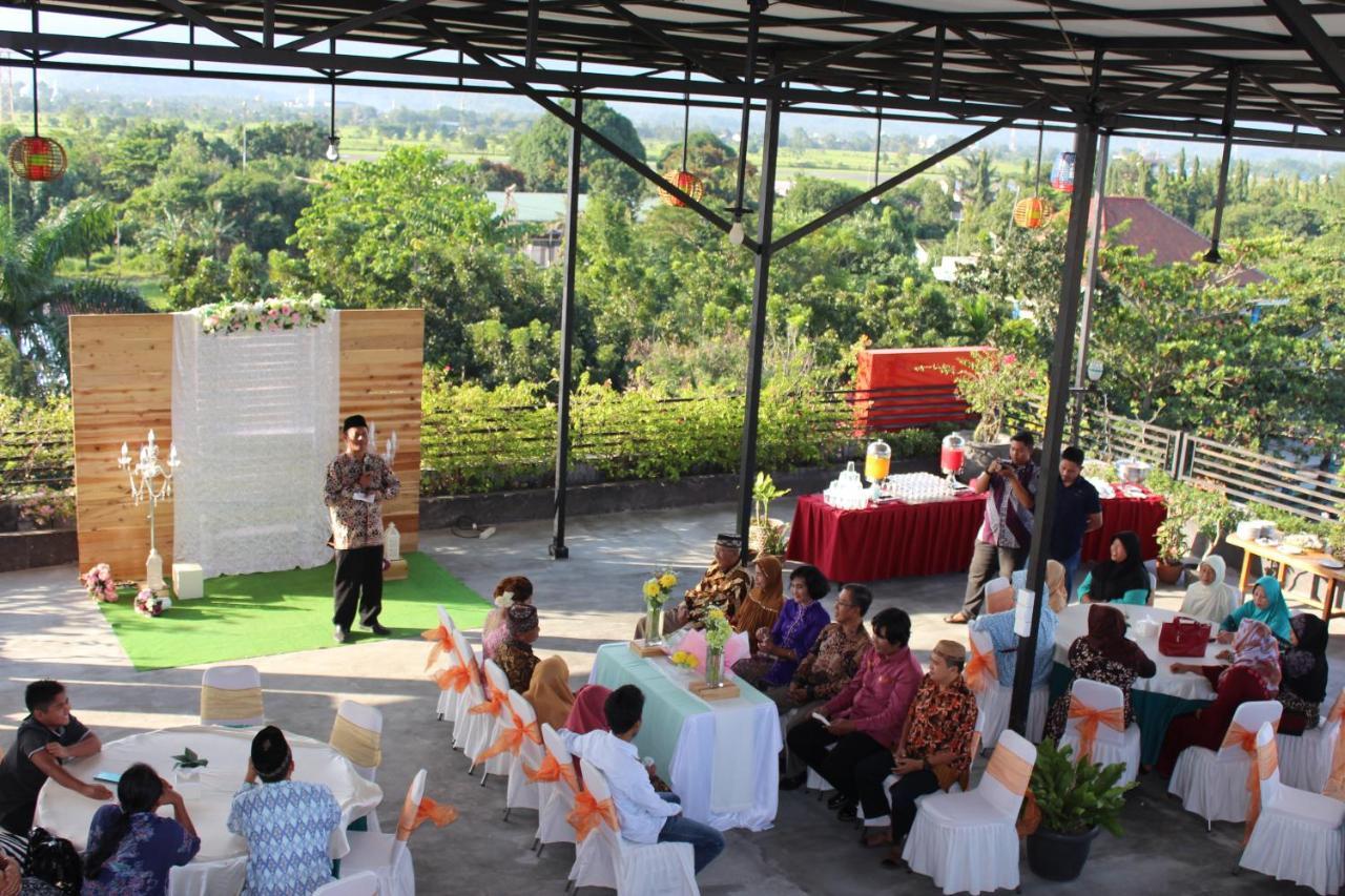 Pratama Hotel & Convention Mataram Exterior photo