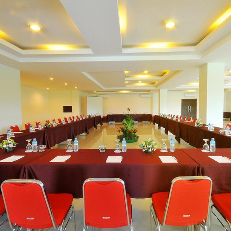 Pratama Hotel & Convention Mataram Exterior photo